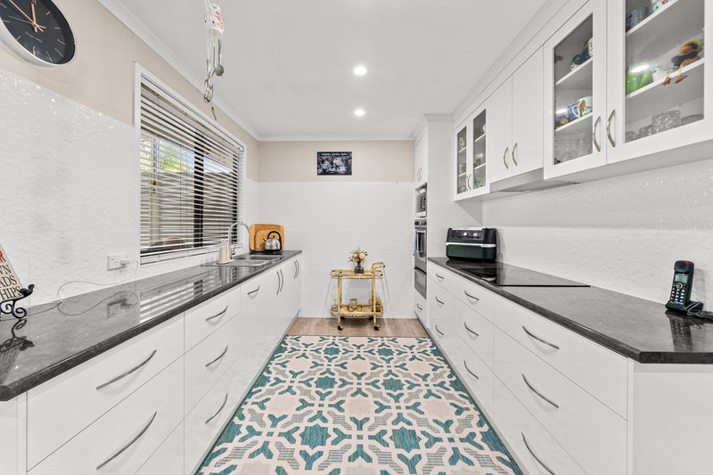 Photo - 106 Kallista Road, Rochedale South QLD 4123 - Image 11