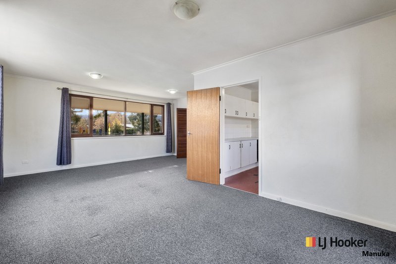 Photo - 106 Lambrigg Street, Farrer ACT 2607 - Image 2