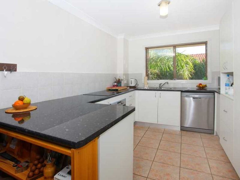 Photo - 10/6 Lenneberg St , Southport QLD 4215 - Image 10