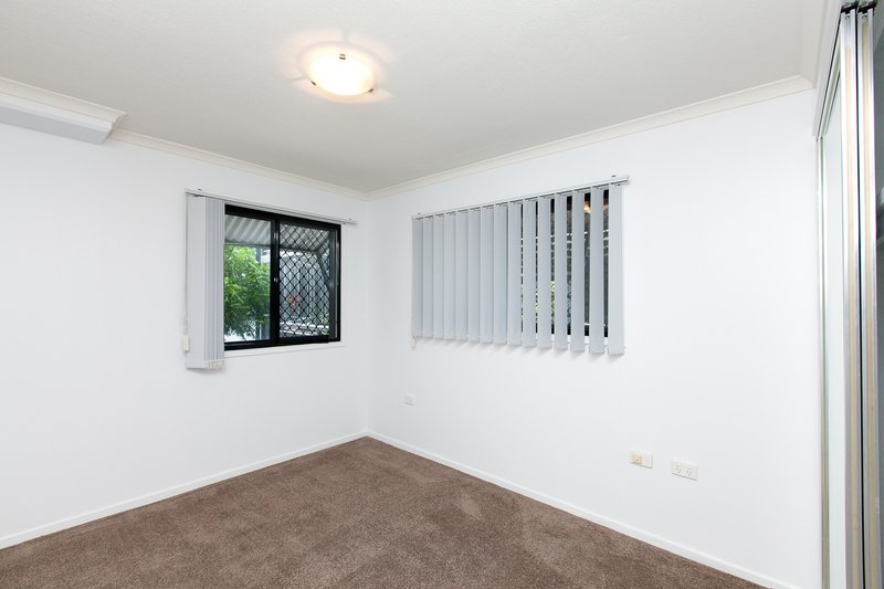 Photo - 106 Linton Street, Kangaroo Point QLD 4169 - Image 4