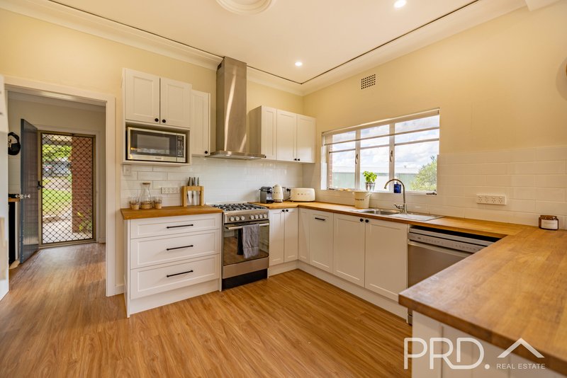 Photo - 106 Lynch Street, Adelong NSW 2729 - Image 4