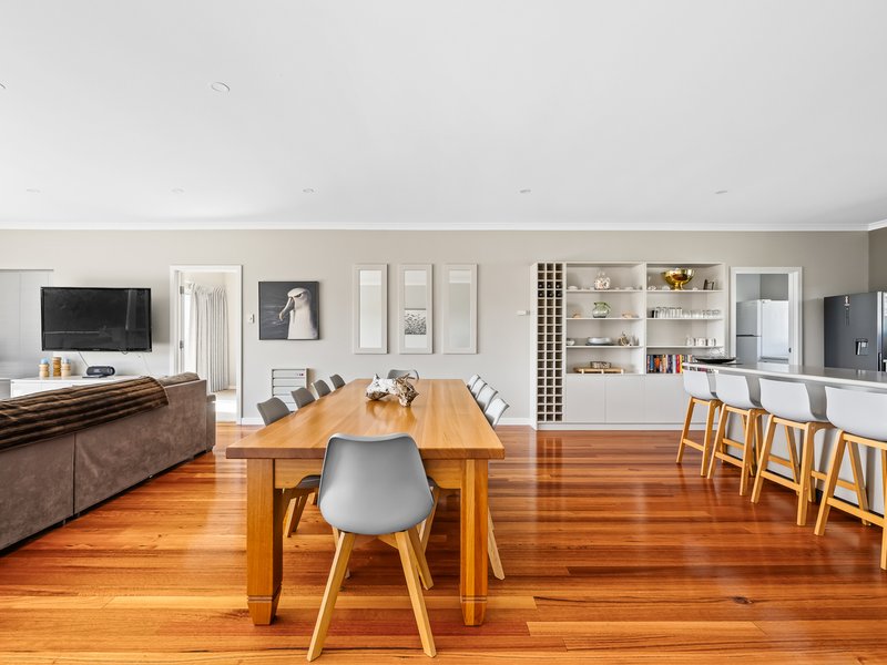 Photo - 106 Main Road, Binalong Bay TAS 7216 - Image 7