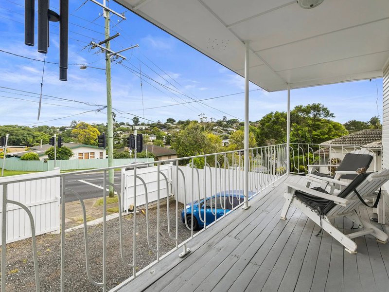 Photo - 106 Marshall Road, Holland Park West QLD 4121 - Image 2