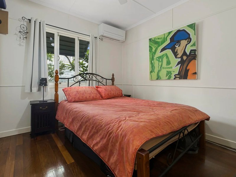 Photo - 106 Marshall Road, Holland Park West QLD 4121 - Image 7