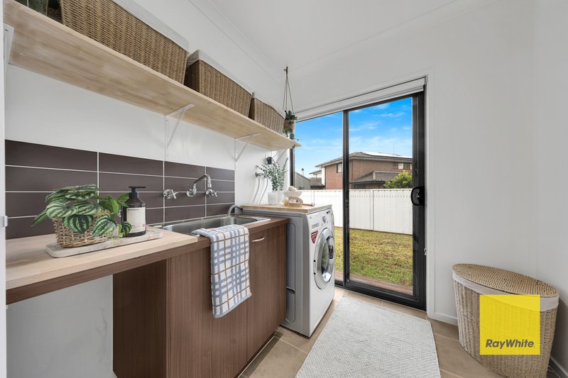 Photo - 106 Mernda Village Drive, Mernda VIC 3754 - Image 16