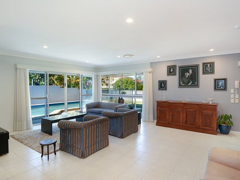 Photo - 106 Monaco Street, Broadbeach Waters QLD 4218 - Image 4