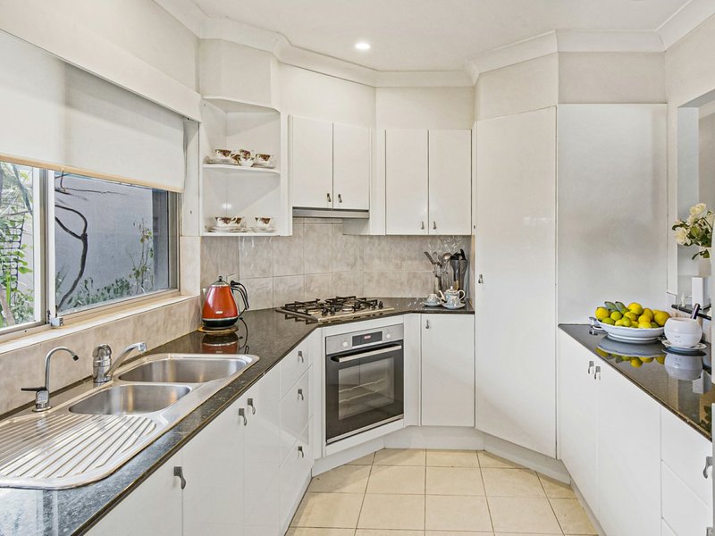 Photo - 106 Monaco Street, Broadbeach Waters QLD 4218 - Image 10