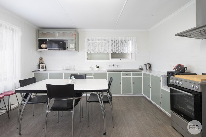 Photo - 106 Neill Street, Beaufort VIC 3373 - Image 6