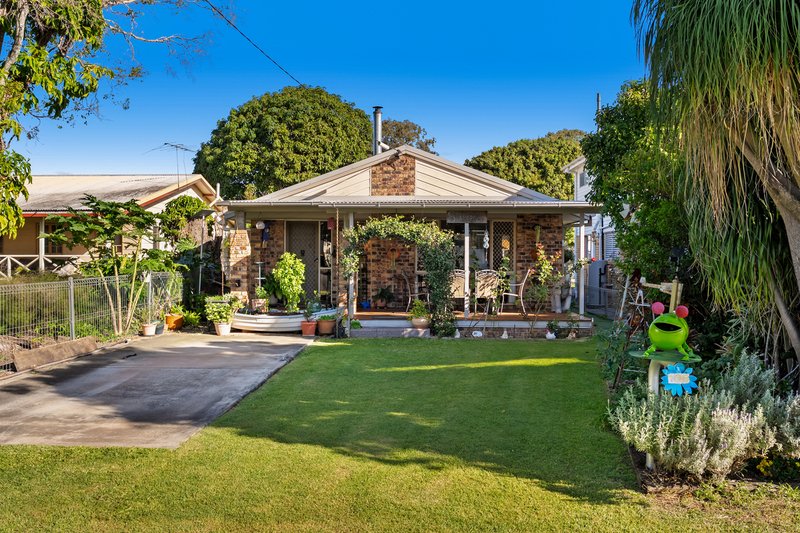 Photo - 106 O'Quinn Street, Nudgee Beach QLD 4014 - Image 1