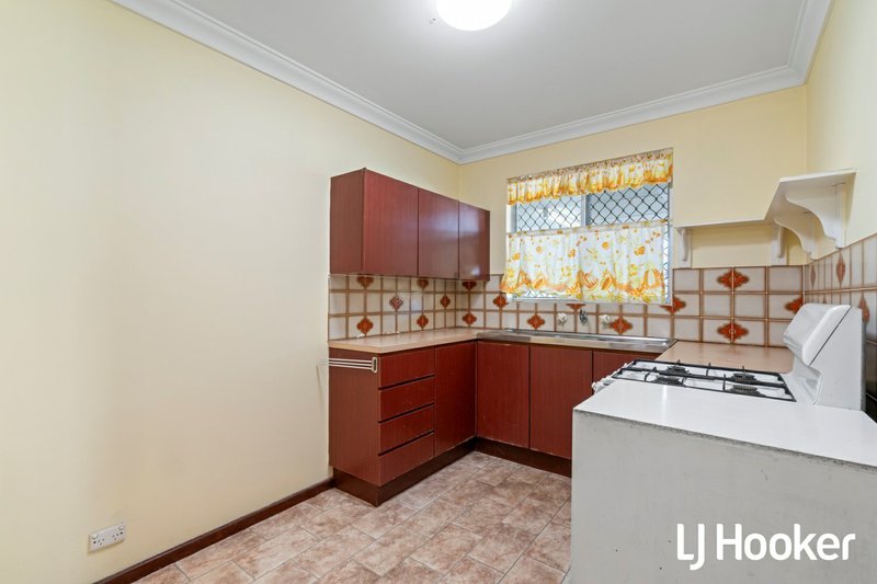 Photo - 106 Partridge Way, Thornlie WA 6108 - Image 7