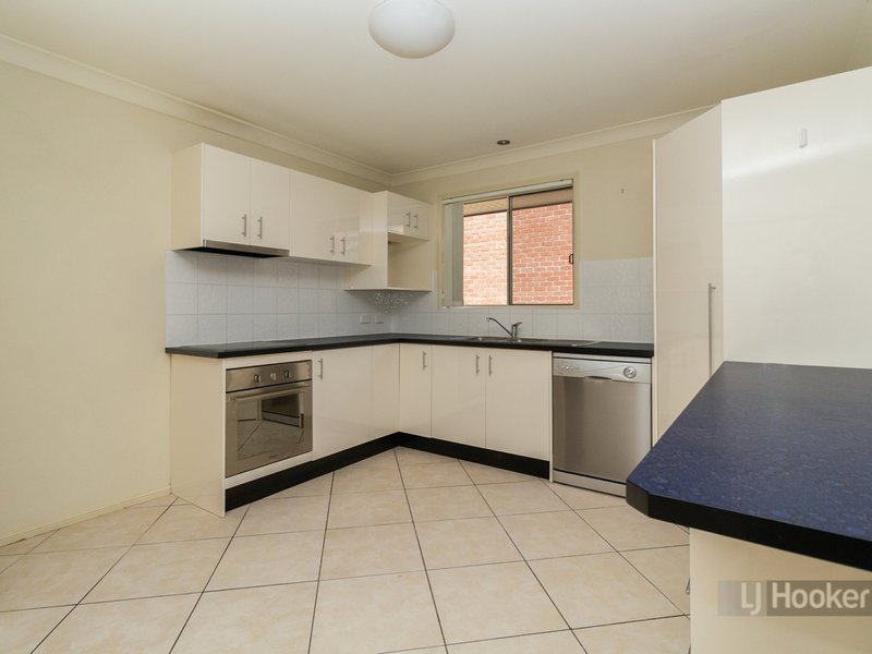 Photo - 106 Sanctuary Drive, Forest Lake QLD 4078 - Image 5