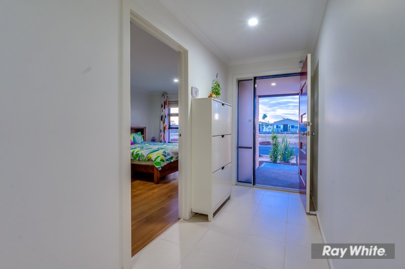 Photo - 106 Talliver Terrace, Truganina VIC 3029 - Image 3