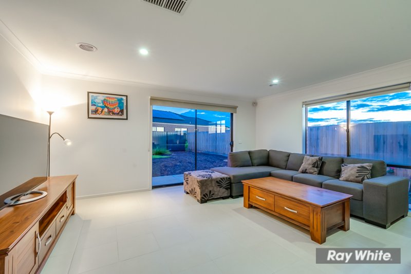 Photo - 106 Talliver Terrace, Truganina VIC 3029 - Image 10