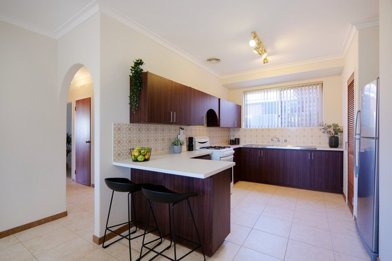 Photo - 106 Telford Crescent, Stirling WA 6021 - Image 3