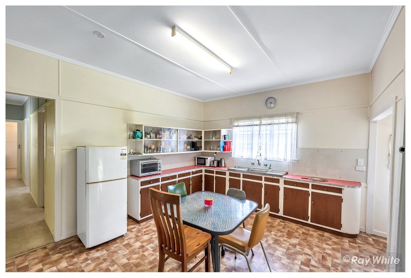 Photo - 106 Water Street, Berserker QLD 4701 - Image 2