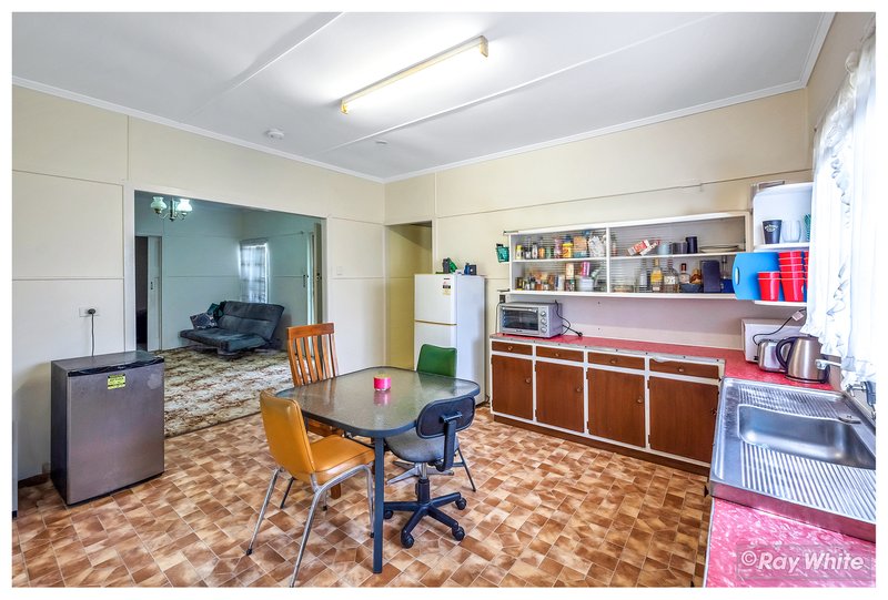 Photo - 106 Water Street, Berserker QLD 4701 - Image 6