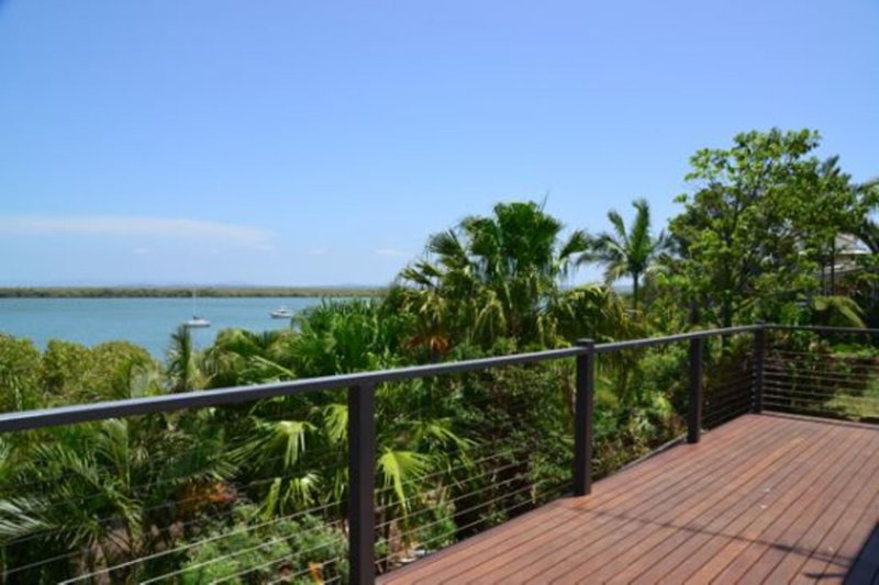 106 Western Road, Macleay Island QLD 4184