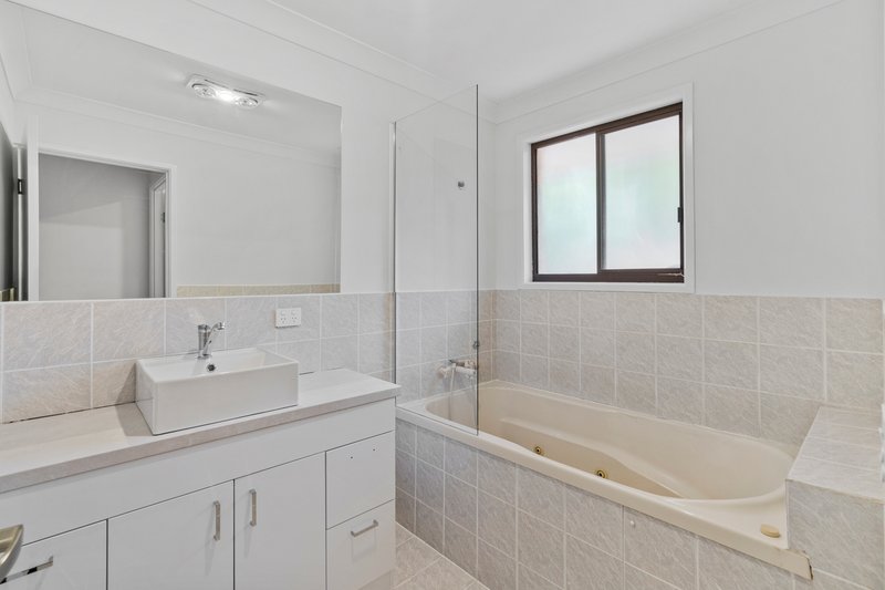 Photo - 106 Yangoora Crescent, Ashmore QLD 4214 - Image 13