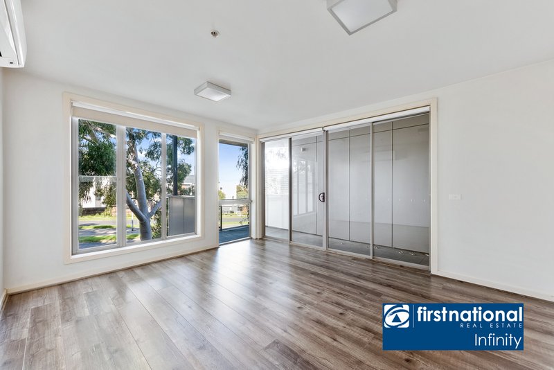 Photo - 10/6 Yarra Bing Crescent, Burwood VIC 3125 - Image 2