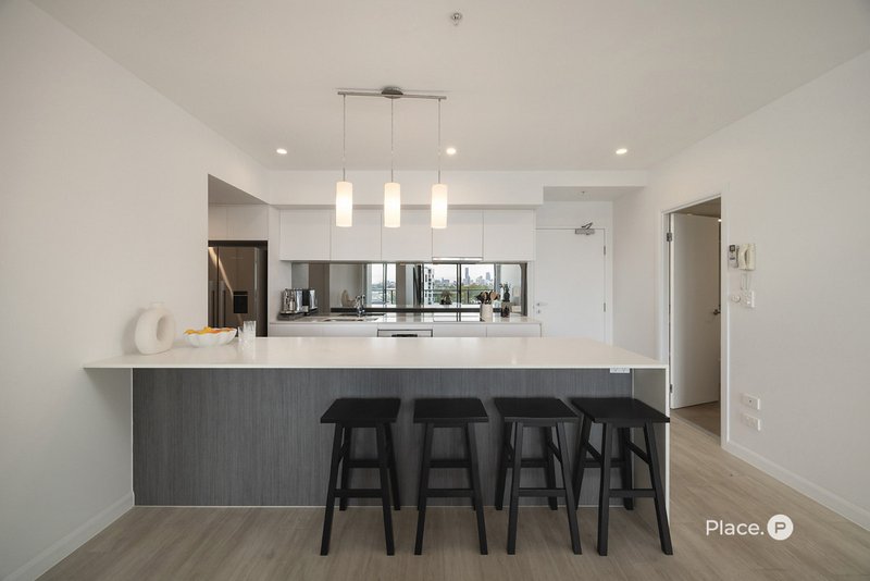 Photo - 10602/300 Old Cleveland Road, Coorparoo QLD 4151 - Image 4