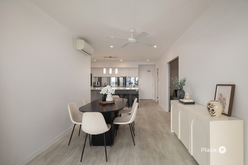 Photo - 10602/300 Old Cleveland Road, Coorparoo QLD 4151 - Image 7