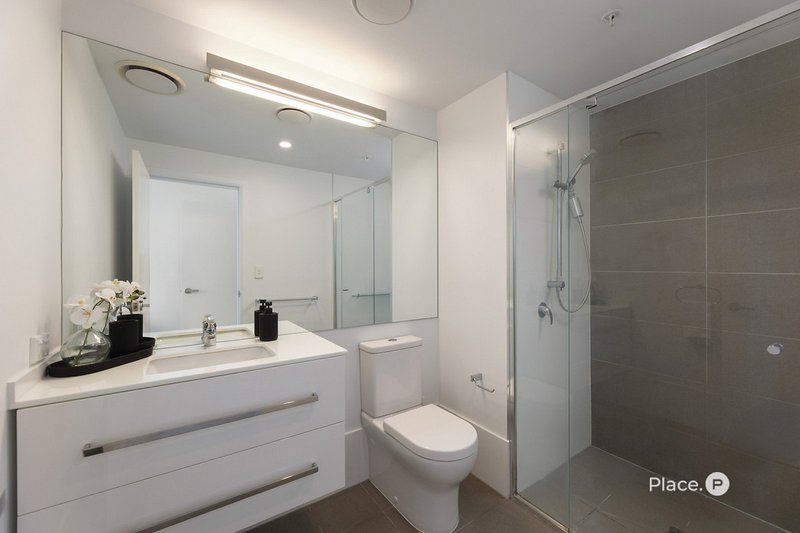 Photo - 10602/300 Old Cleveland Road, Coorparoo QLD 4151 - Image 10