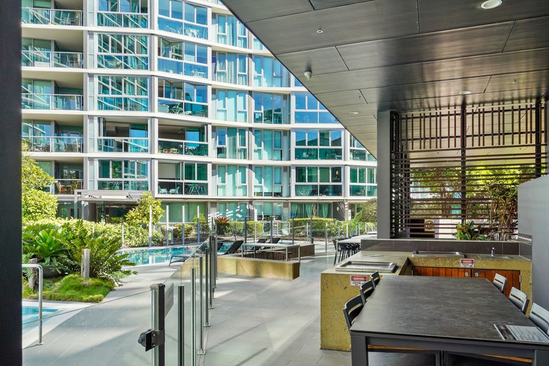Photo - 10612/8 Harbour Road, Hamilton QLD 4007 - Image 9