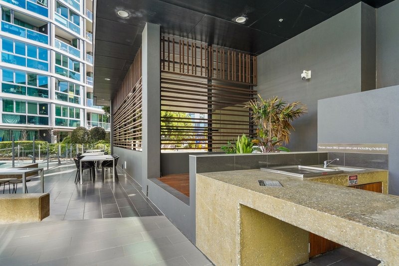 Photo - 10612/8 Harbour Road, Hamilton QLD 4007 - Image 10