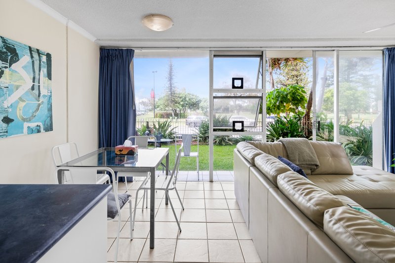 Photo - 106/2 Queensland Avenue, Broadbeach QLD 4218 - Image 9