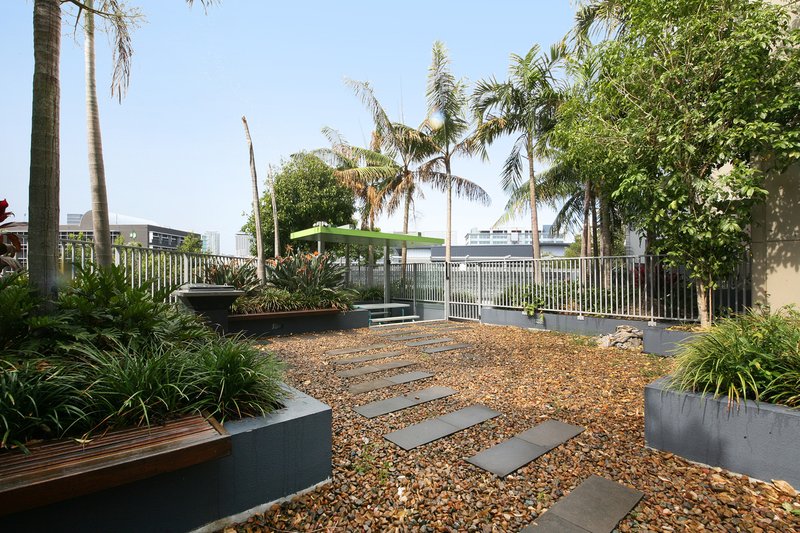 Photo - 106/62 Cordelia Street, South Brisbane QLD 4101 - Image 11