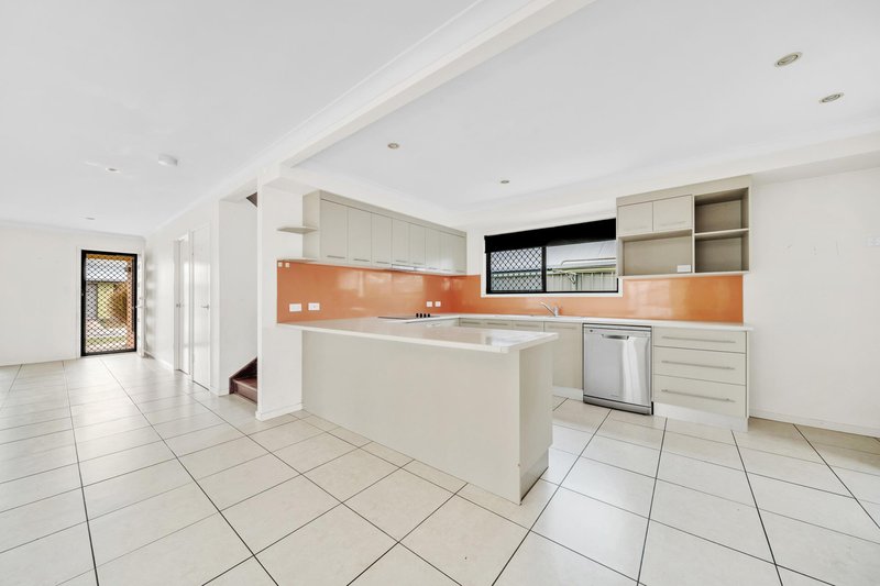 Photo - 10/68 Moody Street, Emerald QLD 4720 - Image 9