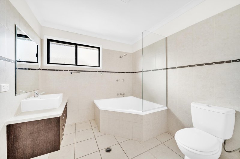 Photo - 10/68 Moody Street, Emerald QLD 4720 - Image 18