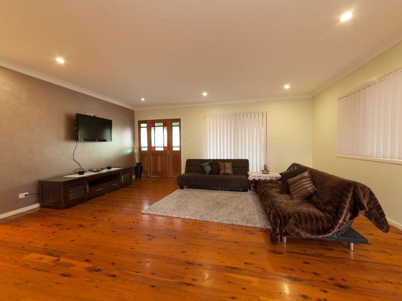 Photo - 107-109 Lyndhurst Terrace, Caboolture QLD 4510 - Image 5