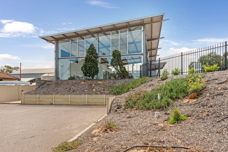 Photo - 107-109 North West Coastal Highway, Wonthella WA 6530 - Image 2