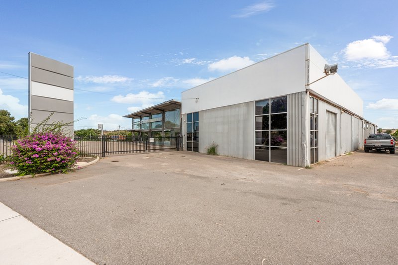 Photo - 107-109 North West Coastal Highway, Wonthella WA 6530 - Image 4