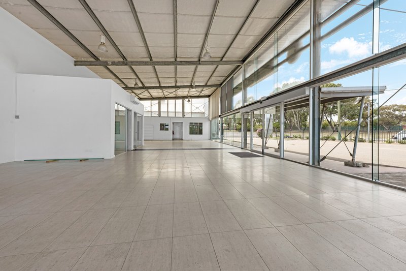 Photo - 107-109 North West Coastal Highway, Wonthella WA 6530 - Image 6
