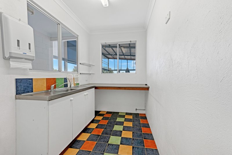 Photo - 107-109 North West Coastal Highway, Wonthella WA 6530 - Image 12