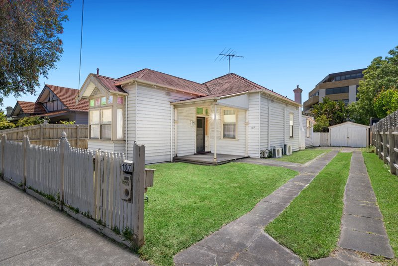 107 Carlisle Crescent, Hughesdale VIC 3166