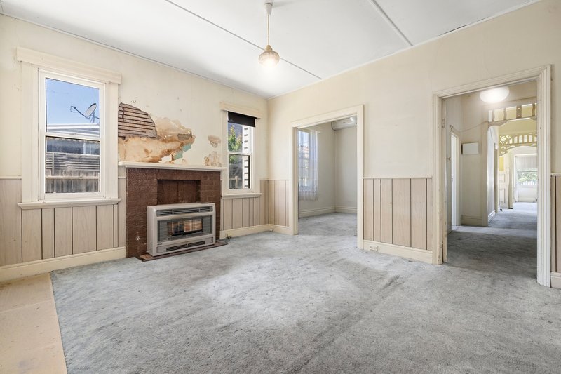 Photo - 107 Carlisle Crescent, Hughesdale VIC 3166 - Image 7