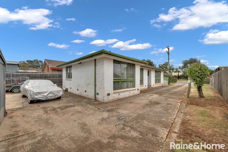 Photo - 107 Centenary Avenue, Melton VIC 3337 - Image 11