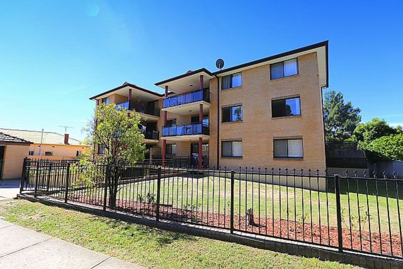 10/7 Chertsey Avenue, Bankstown NSW 2200