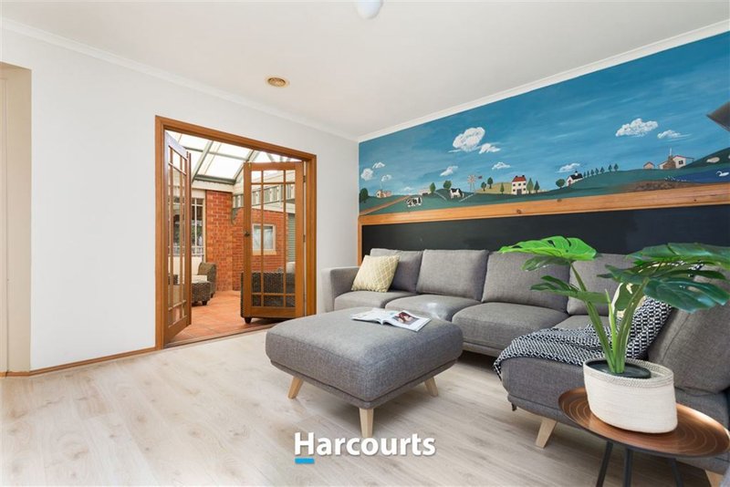 Photo - 107 Earlsfield Drive, Berwick VIC 3806 - Image 5