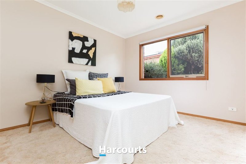 Photo - 107 Earlsfield Drive, Berwick VIC 3806 - Image 9