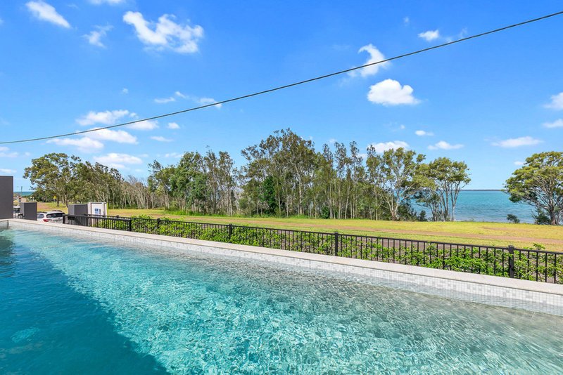 Photo - 107 Esplanade , Point Vernon QLD 4655 - Image 23