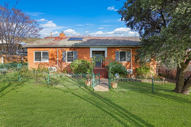 Photo - 107 Fitzroy Street, Tamworth NSW 2340 - Image 2