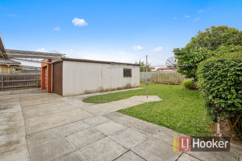 Photo - 107 Fordholm Road, Hampton Park VIC 3976 - Image 11