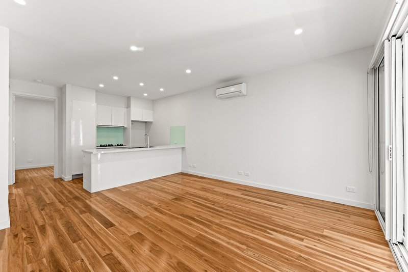 Photo - 10/7 Hay Street, Box Hill South VIC 3128 - Image 4