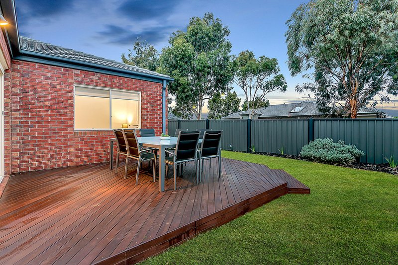 Photo - 107 Huntington Drive, Craigieburn VIC 3064 - Image 20