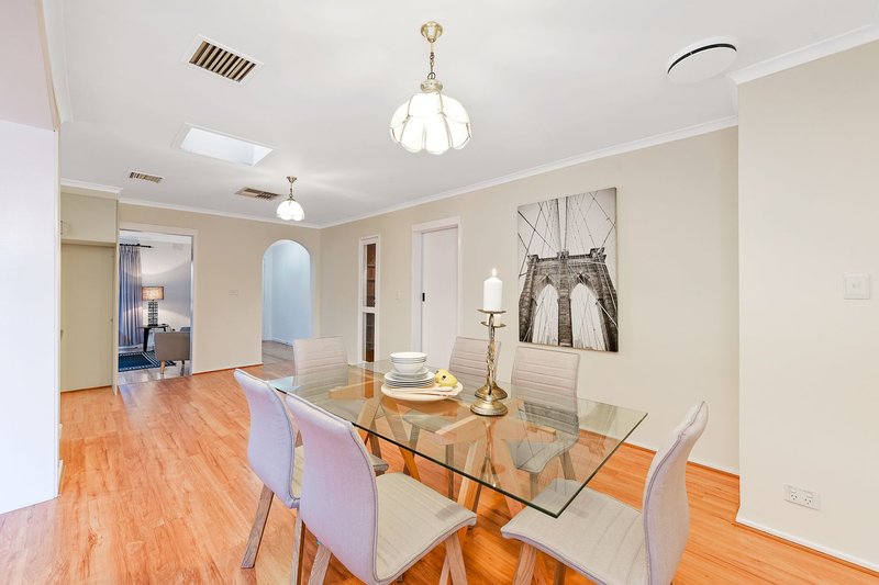 Photo - 107 Kingsclere Avenue, Keysborough VIC 3173 - Image 6