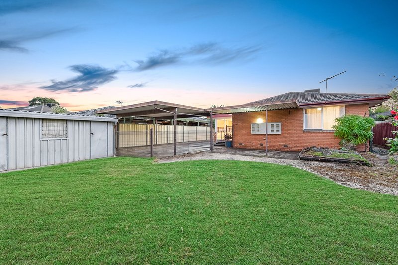 Photo - 107 Kingsclere Avenue, Keysborough VIC 3173 - Image 11